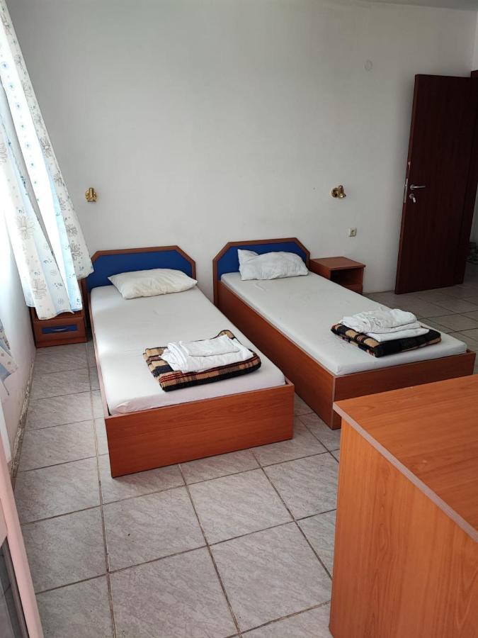 Fa Mol Lägenhet Slăntjev Brjag Exteriör bild