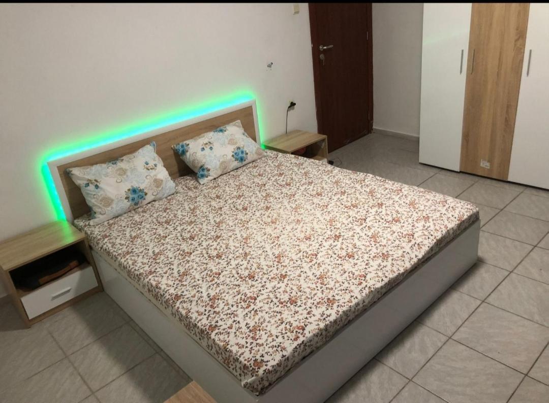Fa Mol Lägenhet Slăntjev Brjag Exteriör bild